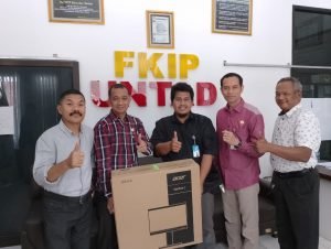 Capaian IKU Luar Biasa: FKIP Universitas Dianugerahi Reward Komputer