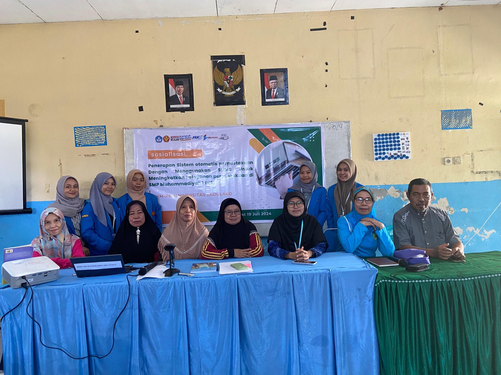 TIM PKM-PM UNIVERSITAS TADULAKO HADIRKAN SISTEM OTOMASI PERPUSTAKAAN